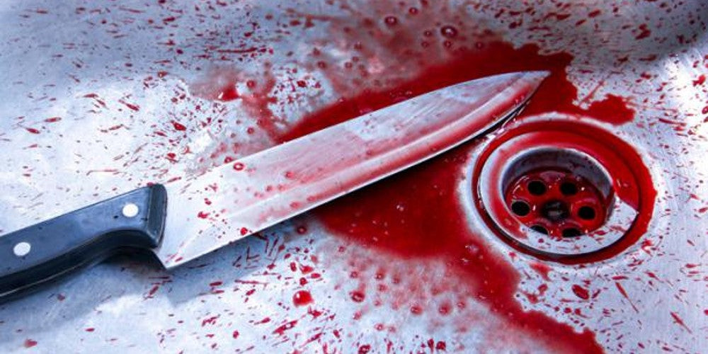 Της έκλεισε τα μάτια για να της κάνει «έκπληξη» και την μαχαίρωσε 88 φορές – Ο λόγος; Ασήμαντος…